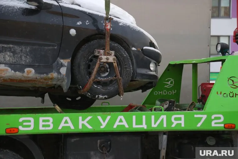 Иномарка владельца арестована судебными приставами