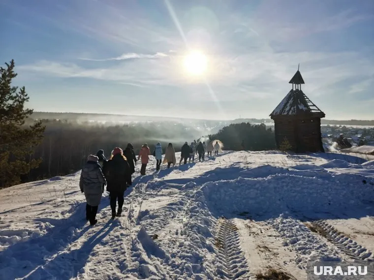 Декорации 1983 года до сих пор стоят возле загородного клуба «Ключ-камень», чем очень привлекают туристов