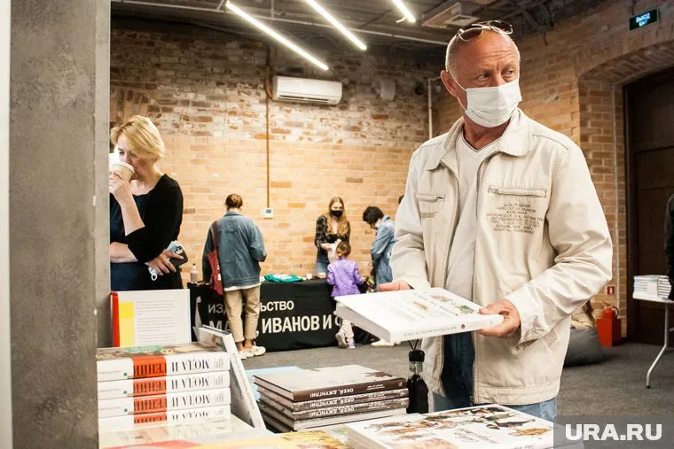 Власти Москвы потребовали от ТЦ подключение камер видеонаблюдения к городской системе для отслеживания соблюдение масочного режима