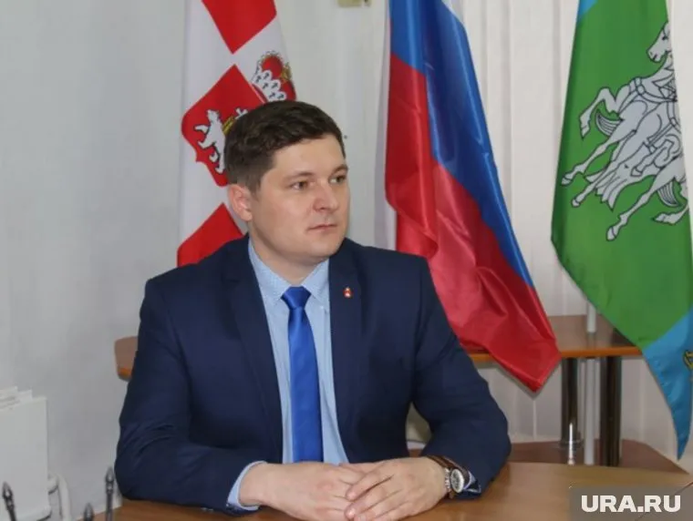 Вячеслав Бурков решил сложить с себя полномочия главы района
