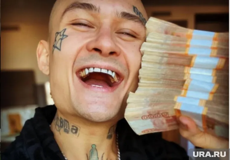 Рэпер Алишер Моргенштерн посетил стоматологию.