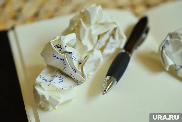 Советник губернатора опередил министра в поэтическом посвящении