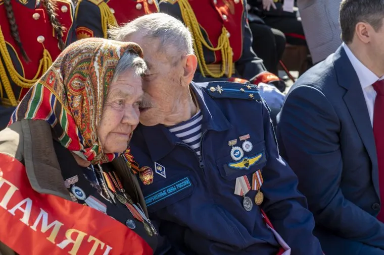 Парад в День Победы и шествие "Бессмертный полк". Пермь