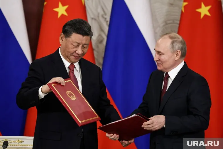 Любая встреча Си Цзиньпина (слева) и Владимира Путина (справа) представляет собой большое событие, заявил Дмитрий Песков