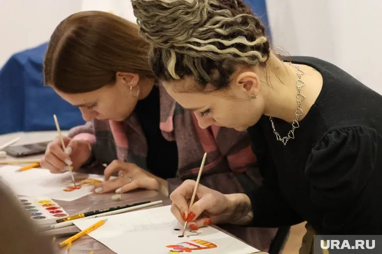 На курганской «Ночи искусств» посетители не только рисовали, но и собирали роботов