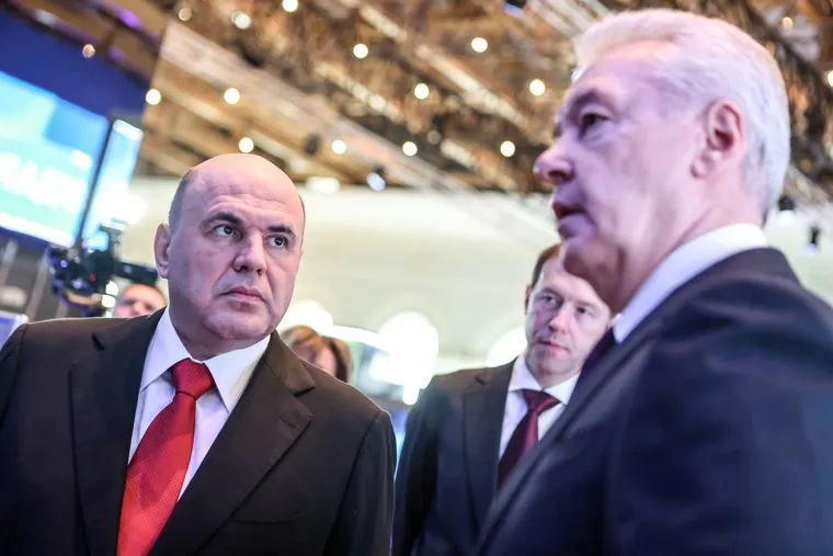 Михаил Мишустин на выставке "Сделано в России" в Манеже. Москва