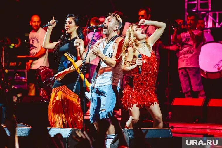 В клипе на песню «Ч.П.Х.» снялись Кержаков и Александр Невзоров