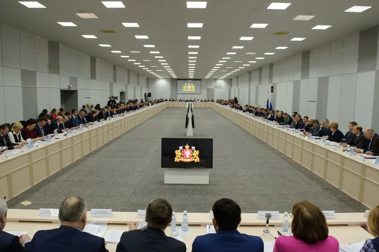 Совещание губернатора Свердловской области Евгения Куйвашева с главами муниципалитетов. Екатеринбург, зал заседаний, совещание с муниципалитетами, собрание