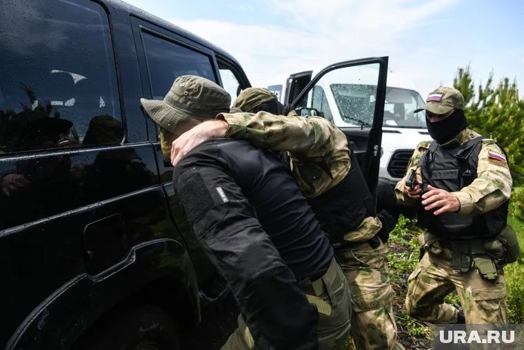 Запрещенные вещества нашли в автомобиле челябинца