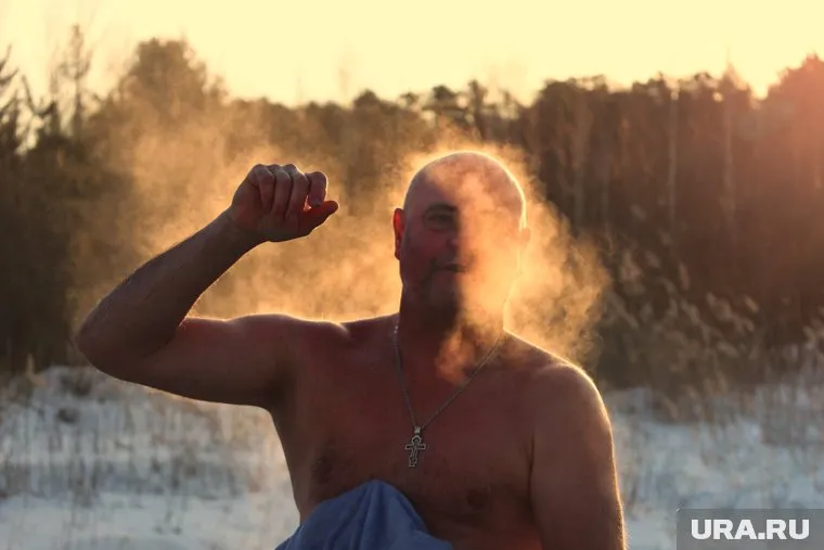 На Ревдинском пруду будут дежурить сотрудники полиции, чтобы ловить тех, кто хочет окунуться в прорубь