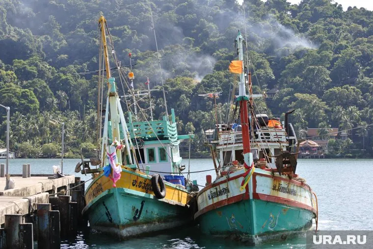 Туристы в панике покидают острова