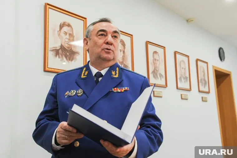 Прокурор области Карен Габриелян лично представил Александра Каткова коллективу