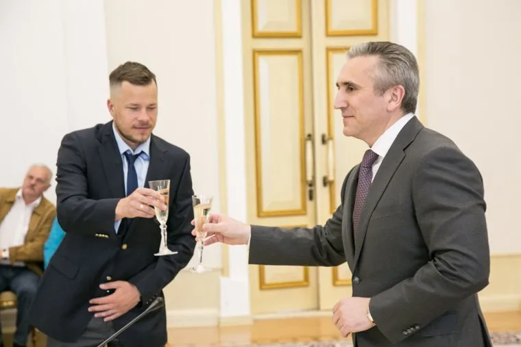 Торжественное вручение паспортов Александром Моором, вручение государственных наград. Тюмень, моор александр