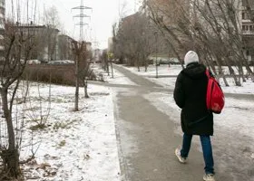 Свердловский школьник рассказал, как семь подростков избили его из-за длинных волос