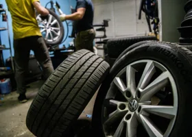 Подсчитаны расходы россиян на шиномонтаж осенью