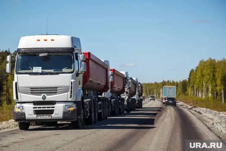 На ремонт дорог на Ямале решили заработать сбором денег с водителей