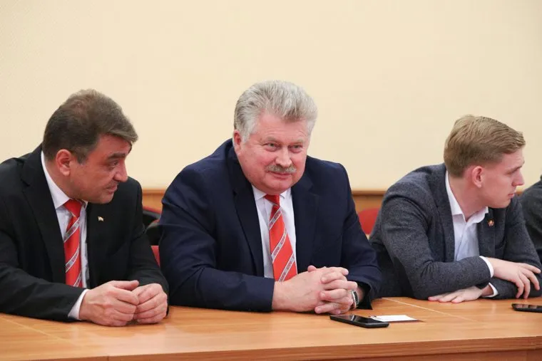 Вручение мандатов депутатам городской Думы. Курган