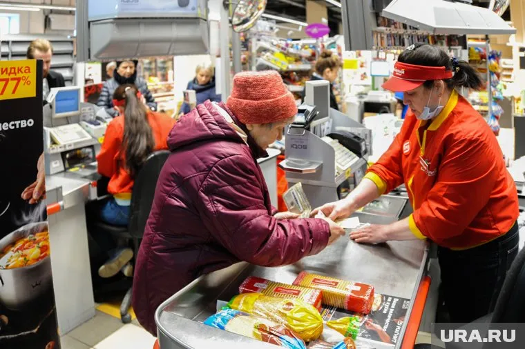 На свою зарплату тюменцы могут позволить себе меньше, чем год назад