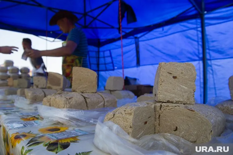 Арахисовая халва занимает особое место среди любимых лакомств многих людей