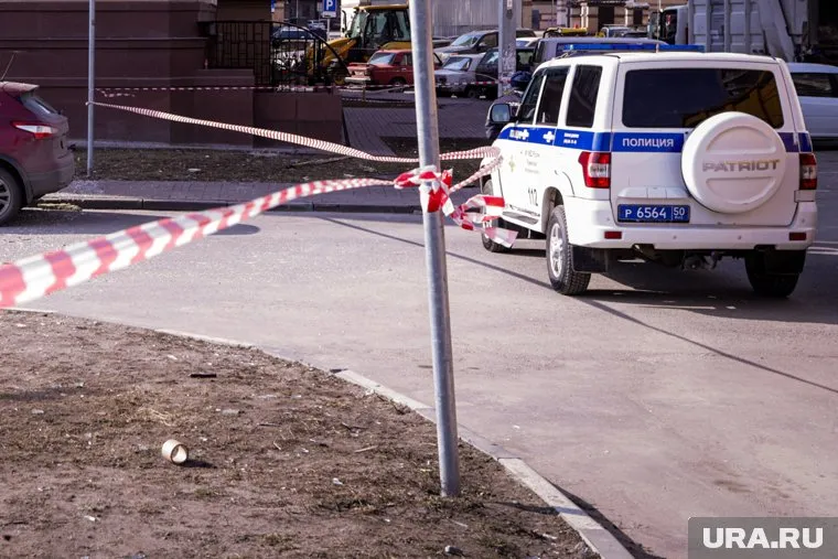 У здания Заксобрания Севастополя нашли подозрительный сверток