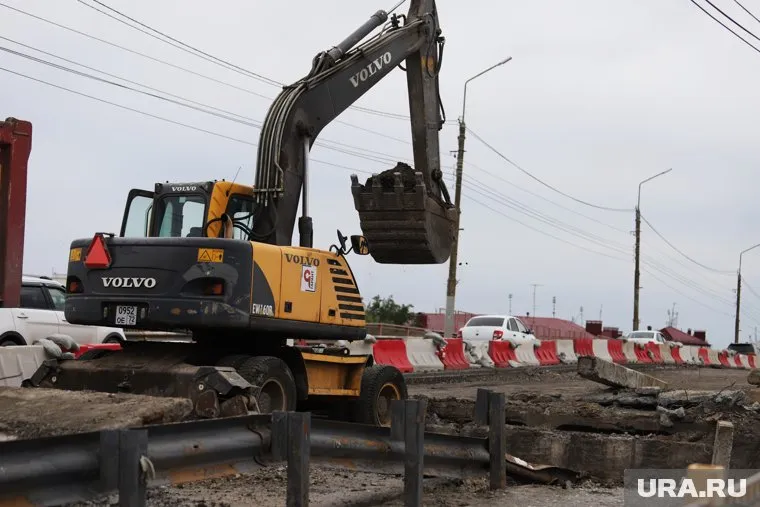В Шадринске субподрядчик бросил капремонт мостов, из-за которых в городе возникают пробки