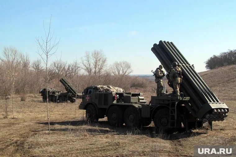 ВСУ атаковали Курскую область боеприпасами с хлором, сообщил военкор Юрий Котенок