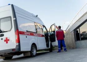 Три человека доставлены в больницу после взрыва на заводе в Стерлитамаке