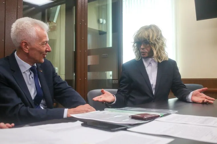 Шоумен и парикмахер Сергей Зверев в Тверском районном суде г. Москвы. Москва