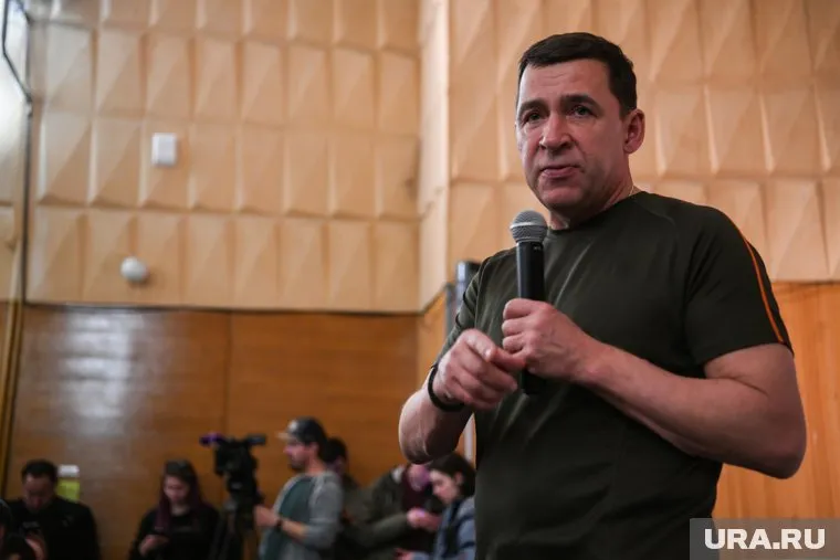 Евгений Куйвашев сообщил, что в Свердловской области не локализованы 14 пожаров