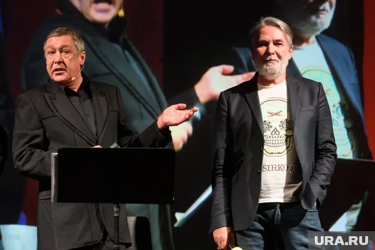 Михаил Ефремов прибыл на первое заседание по делу