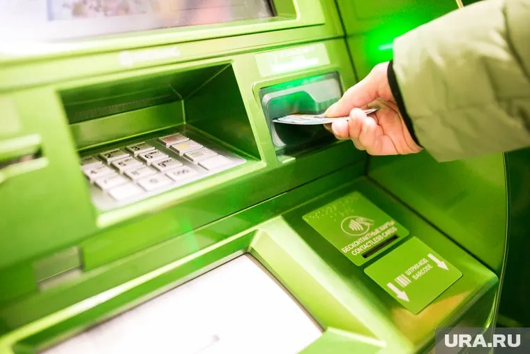 Мошенники способны взломать банкомат