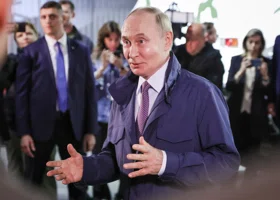 Путин принимает участие в Глобальном атомном форуме
