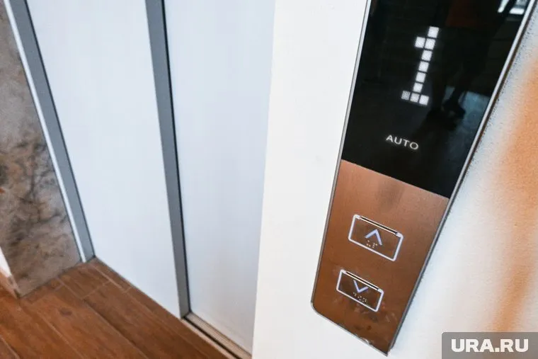 Из-за отключения электричества в застрявших лифтах могли остаться люди