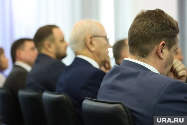 Главы муниципальных округов соберутся в областном правительстве для обсуждения тем отопления, уборки зерна и других актуальных вопросов