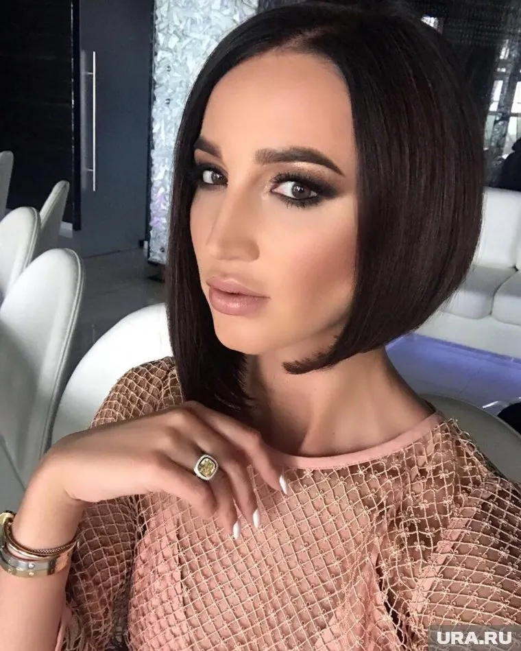 Бузова привлекает толпы поклонников за счет своей энергетики