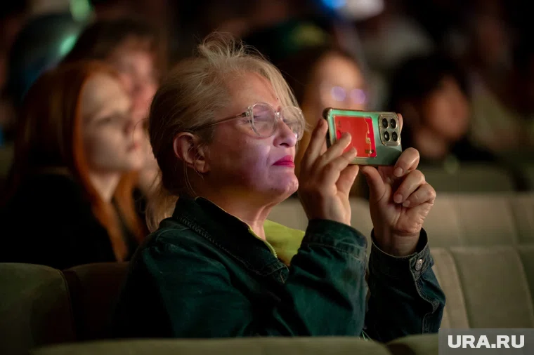 Зрители пришли на спектакль в Куртамыше (архивное фото)