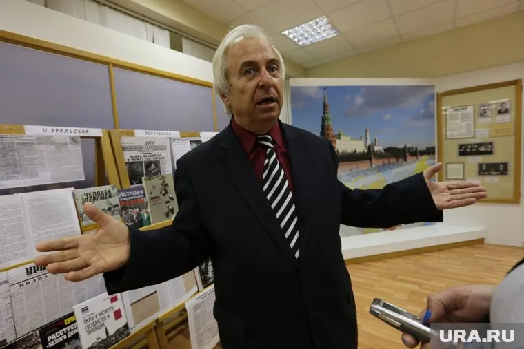 В 2006 году с разрешения семьи Бориса Ельцина Кириллов создал в Екатеринбурге Уральский центр Бориса Ельцина