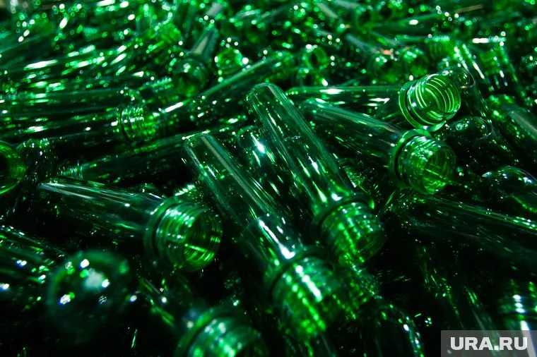 Основа для алкоголя, которым отравились свердловчане, стоила 200 рублей за литр