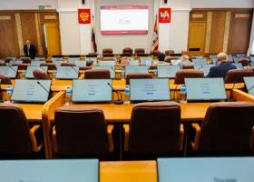 Сессия челябинского ЗСО началась с минуты молчания по погибшим в Копейске