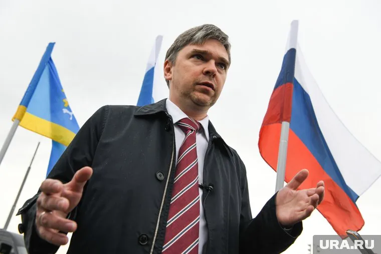 С Александром Советниковым мэр Алексей Орлов вел непростые переговоры