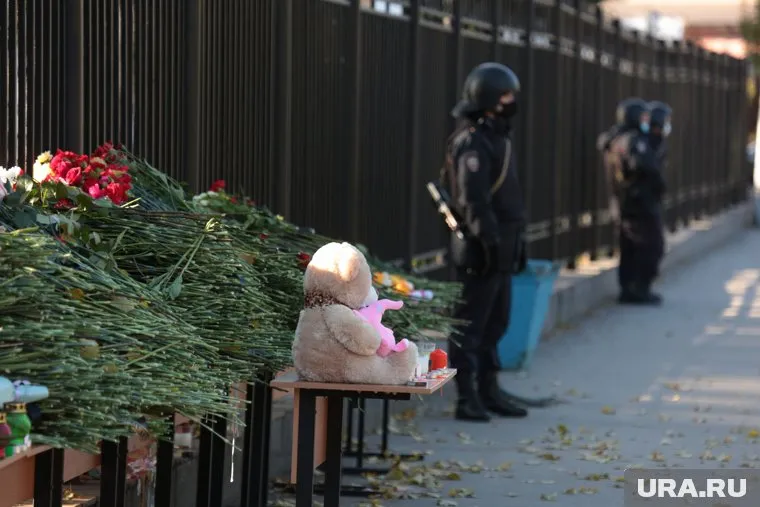 Спустя несколько дней после расстрела людей в ПГНИУ оставалась кровь