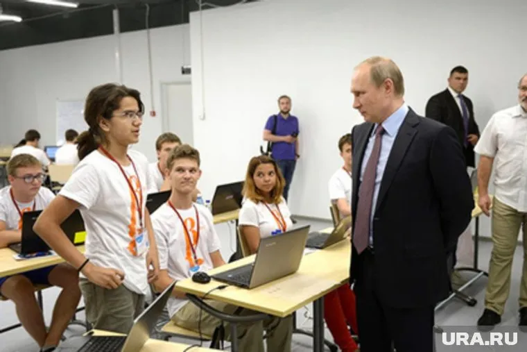 Путин уже не первый раз встретится с талантливыми детьми
