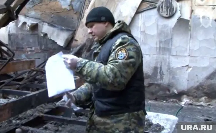 На месте пожара собирают улики