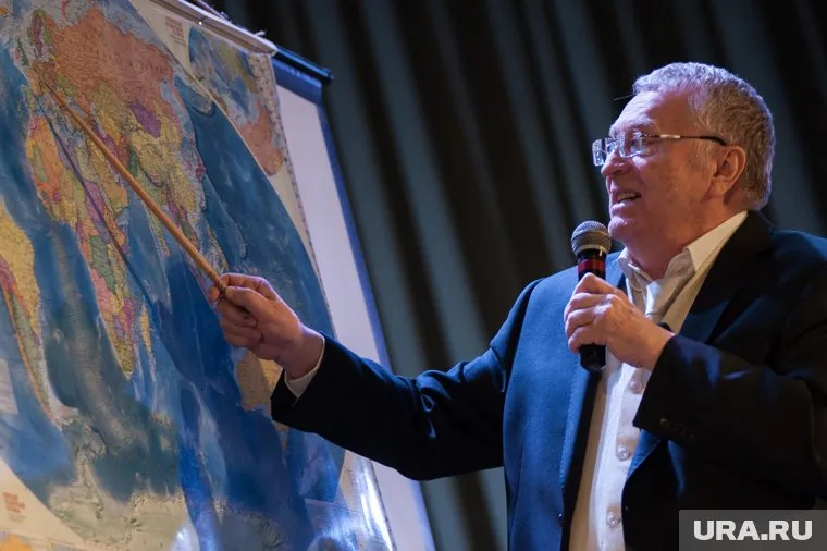 Лидер ЛДПР также подчеркнул, что во внешней политике стране необходим язык силы