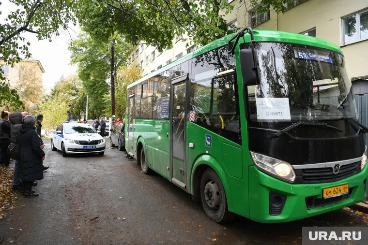 Анатолий должен был уехать на сборы утром 28 сентября, но пропустил автобус