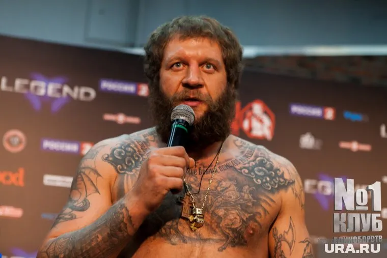 Боец надеется выиграть смартфон в конкурсе Кадырова