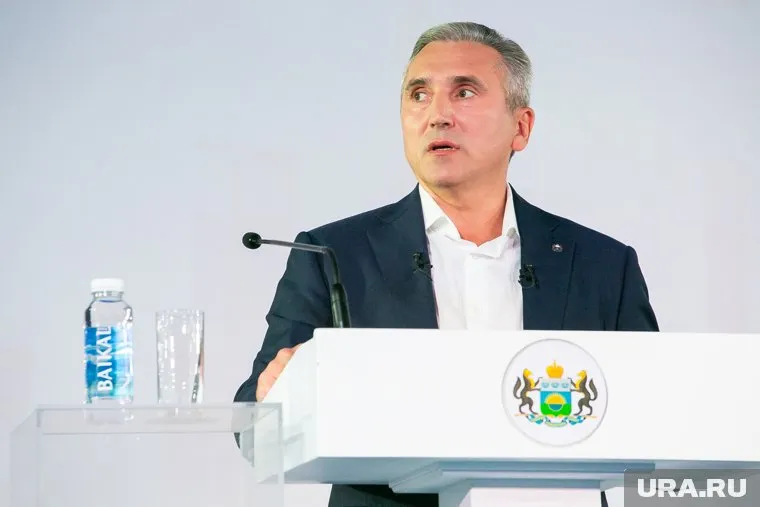 Александр Моор призвал жителей не жечь сухую траву и мусор