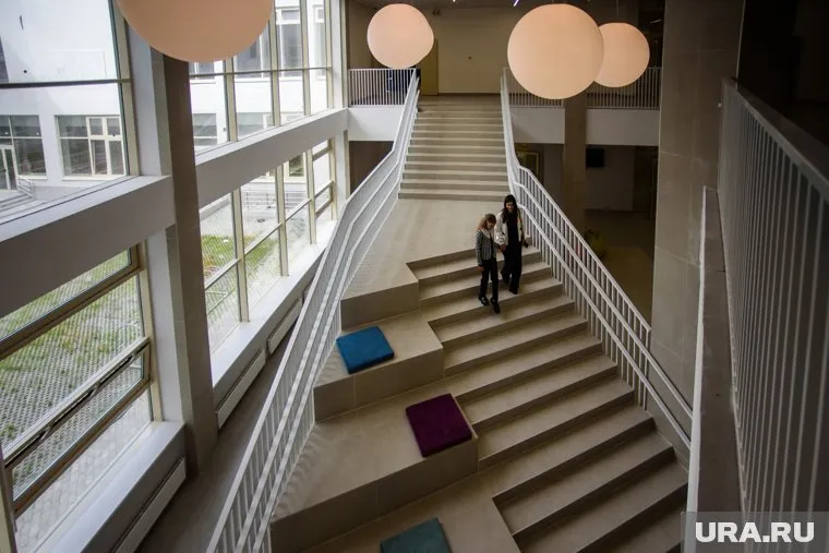 Закрытые школы находятся в основном Академическом и Орджоникидзевских районах