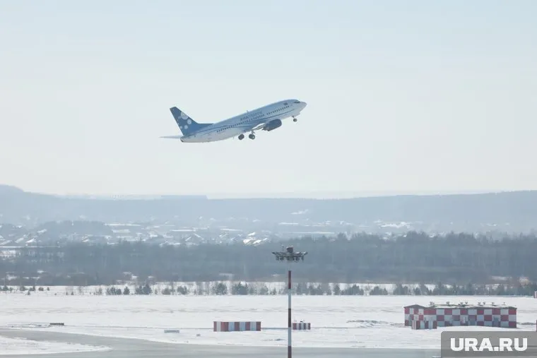 Аэропорт работает в штатном режиме после снегопада (архивное фото)