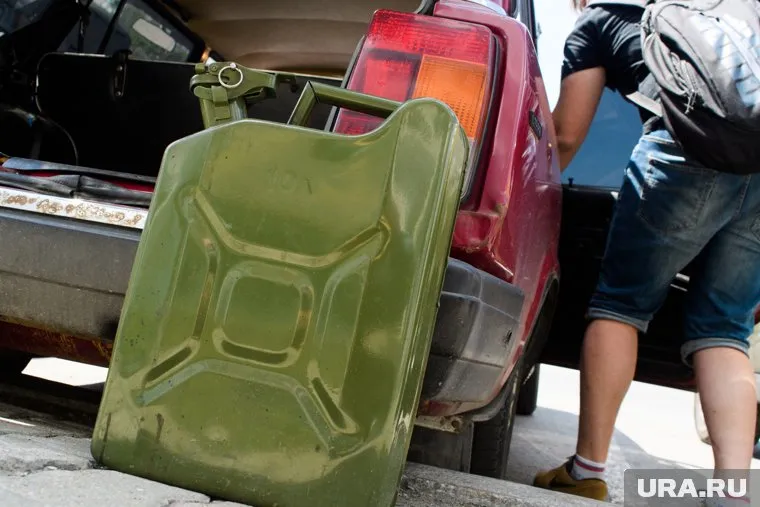 Житель Курганской области узнал УАЗ, чтобы слить бензин